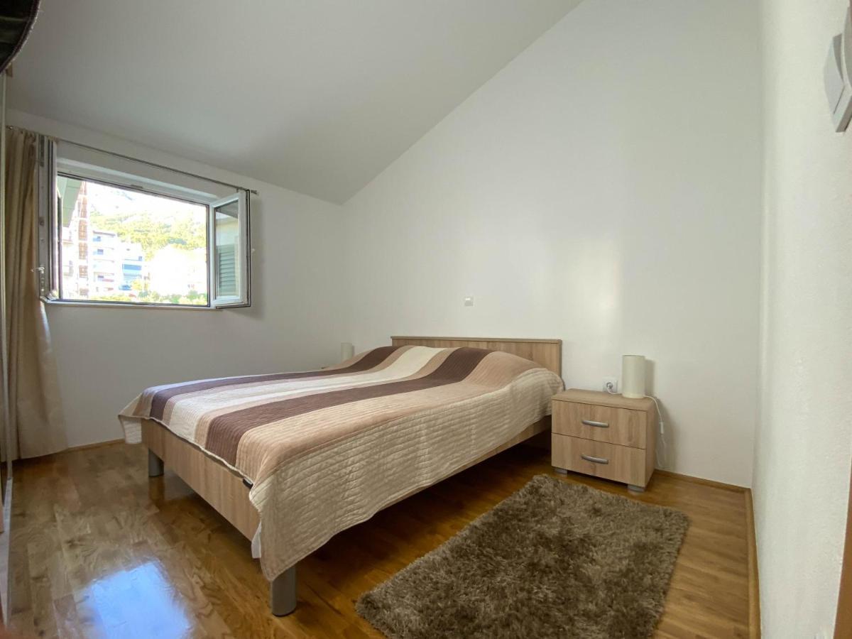 Отель Apartman Ivan Макарска Экстерьер фото