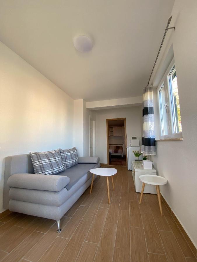 Отель Apartman Ivan Макарска Экстерьер фото
