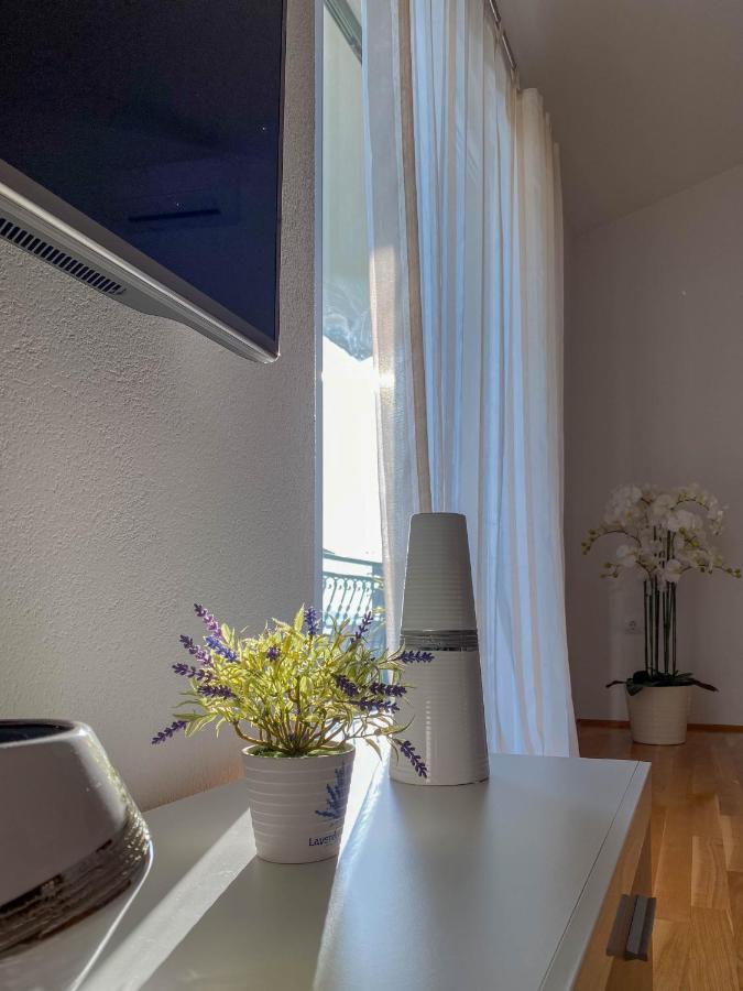 Отель Apartman Ivan Макарска Экстерьер фото