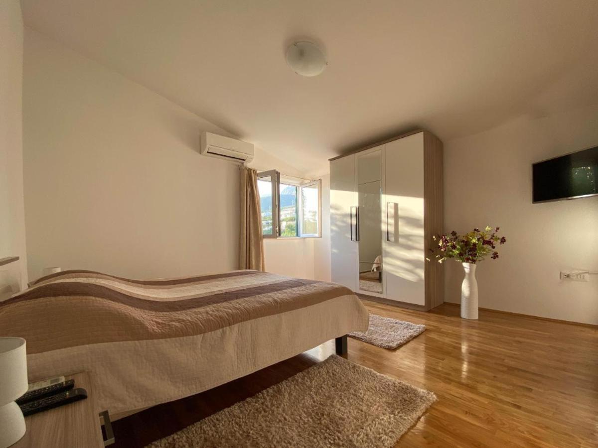 Отель Apartman Ivan Макарска Экстерьер фото