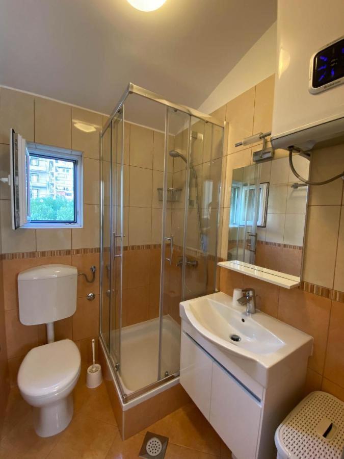 Отель Apartman Ivan Макарска Экстерьер фото
